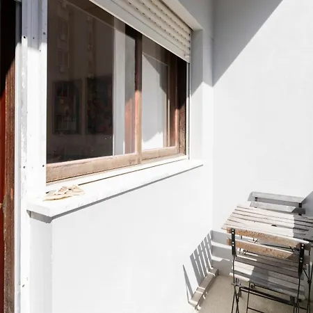 Bright Next Metro * Oporto