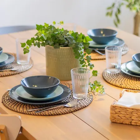 Bright Next Metro Apartment Porto