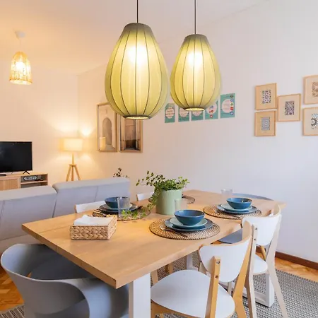 Apartment Bright Next Metro Porto